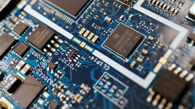 تصویر کارگاه رشته الکتروتکنیک